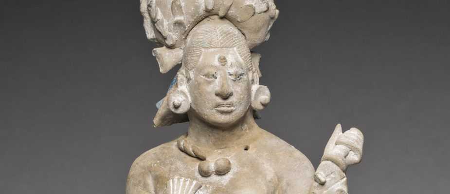 2001.512 Figure of an Aristocratic Lady copy