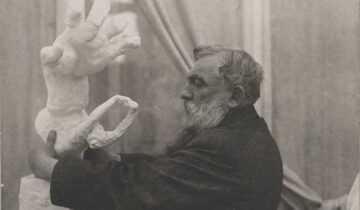 Unknown photographer, Rodin placing the plaster 'Clenched Hand with Imploring Figure' on a pedestal, in the Pavillon de l'Alma, Meudon, 1906. Musée Rodin