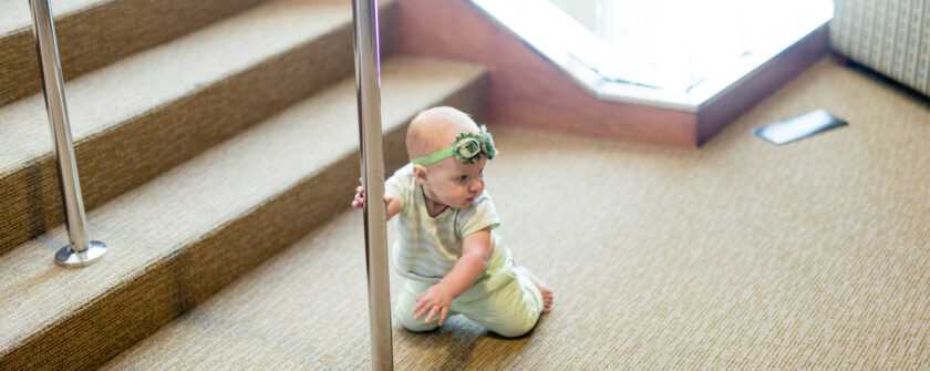 babies at the museum