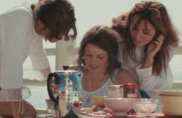 A film still from Near Orouët