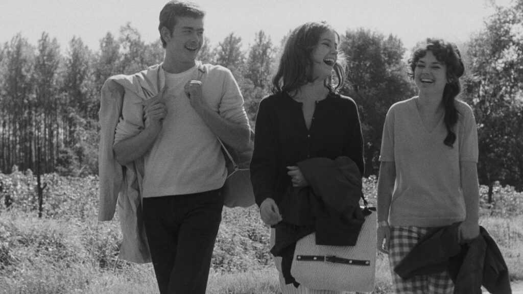 A film still from Adieu Philippine
