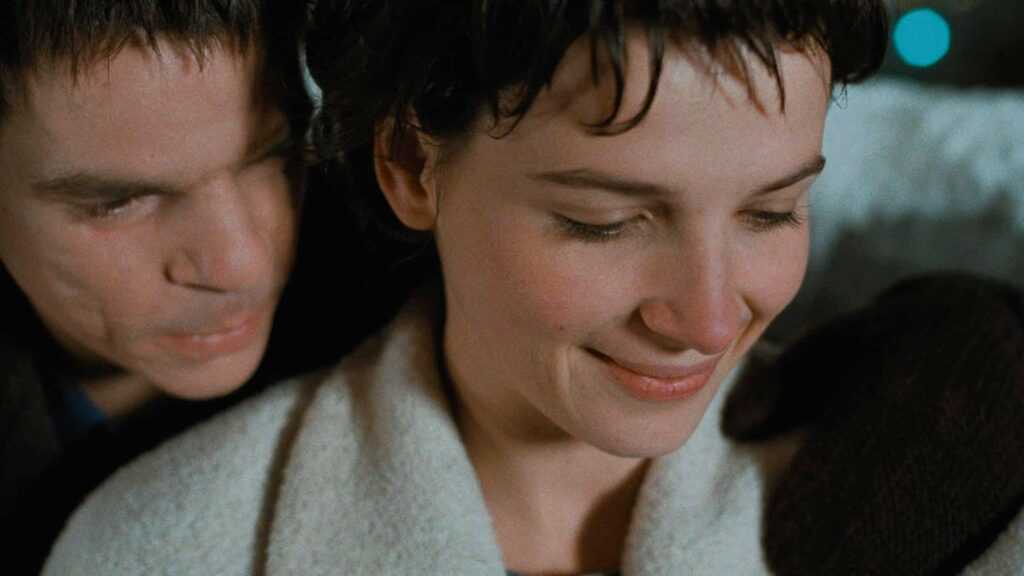 A film still from The Lovers on the Bridge