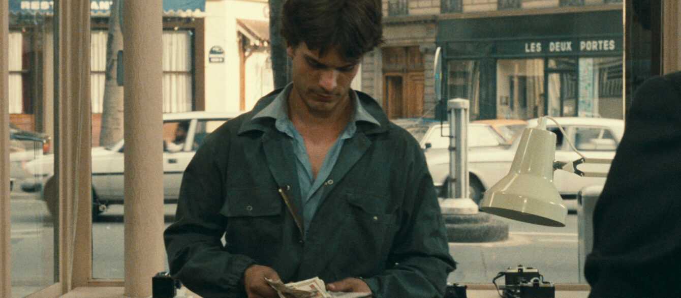 A film still from L'Argent by Robert Bresson.