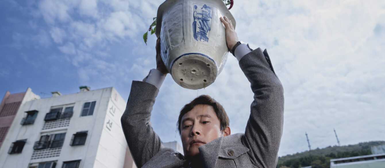 A film still from NO OTHER CHOICE