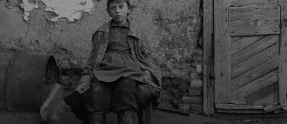 CROP satantango still 01