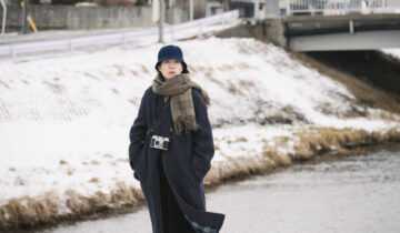 A film still from Two Seasons, Two Strangers